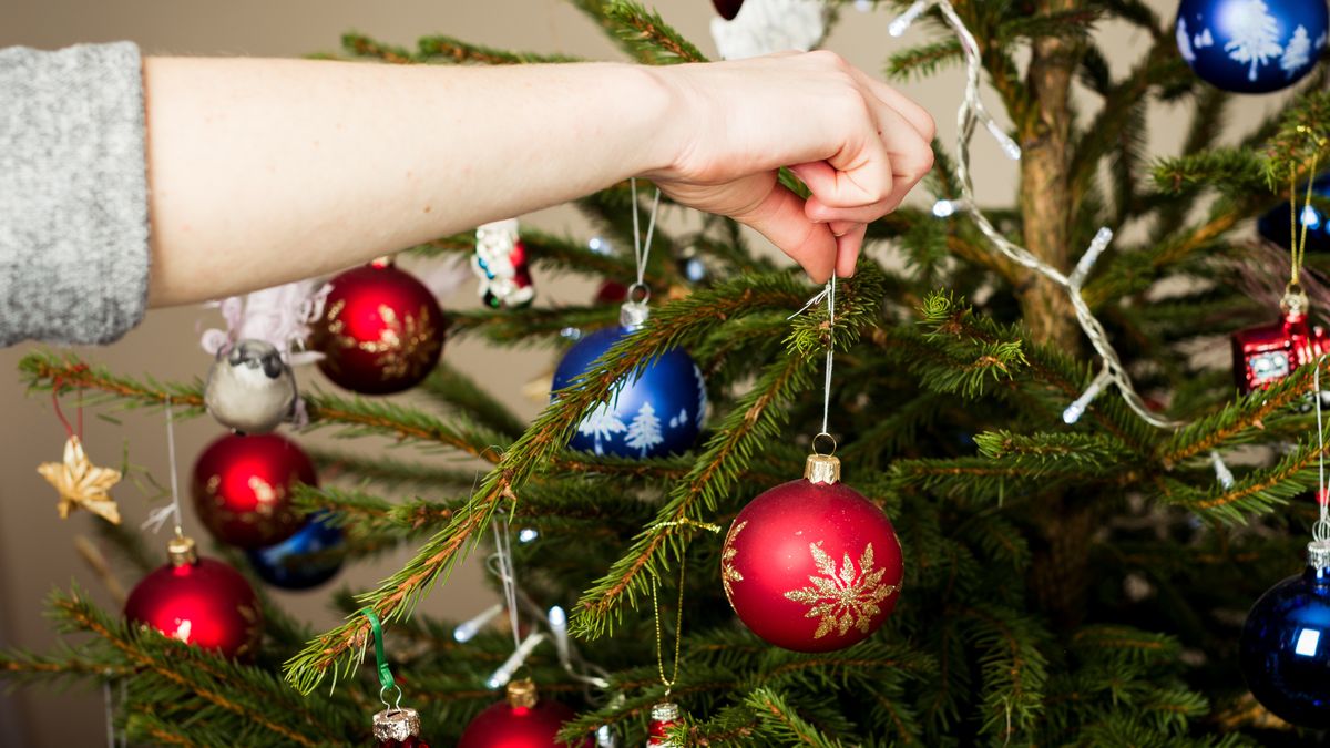 Dobrze znać zasady ubierania choinki