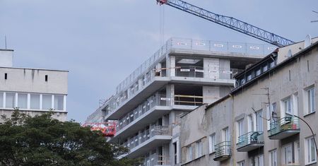 Tragedia na budowie apartamentowca w centrum Lublina. Pracownik zmarł podczas pracy