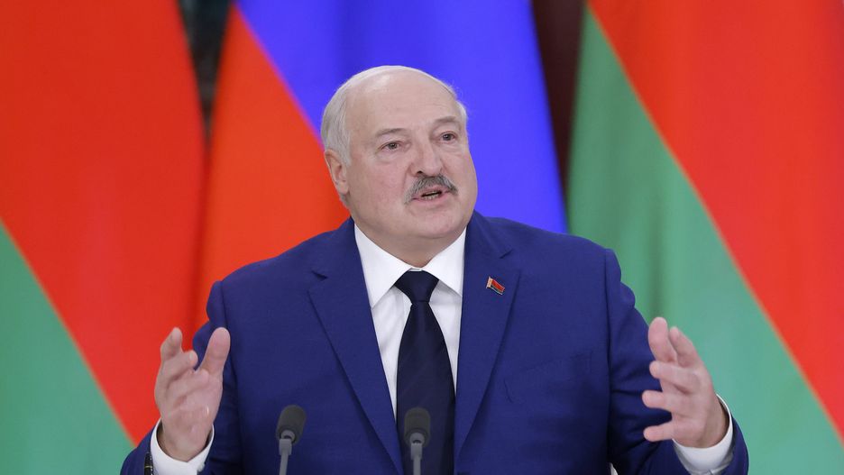 Łukaszenka krytykuje Polskę. Nazywa Dudę "kukłą i zabawką"