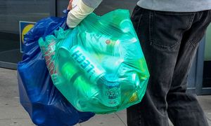 Ponad 100 butelek na minutę. Ten butelkomat bije rekordy