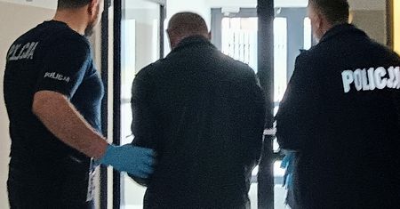 Poszukiwany przestępca zatrzymany w Sierpcu. 52-latek trafi do więzienia na ponad 7 lat!