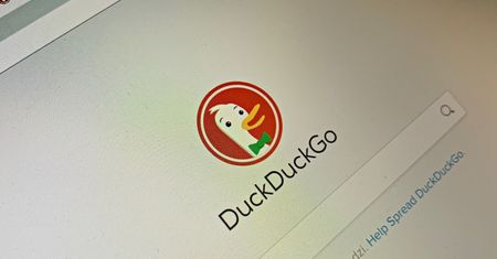 Wyszukiwarka DuckDuckGo z nowym rekordem. Jednak Google wciąż nie ma sobie równych