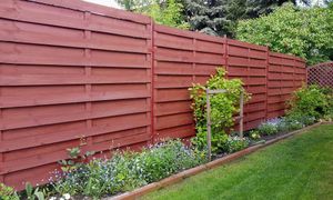 Sąsiad postawił płot i oczekuje pieniędzy? Oto co mówią przepisy