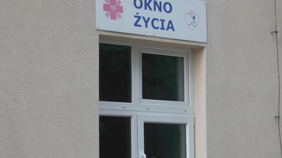 Kilkudniowa dziewczynka została znaleziona w oknie życia