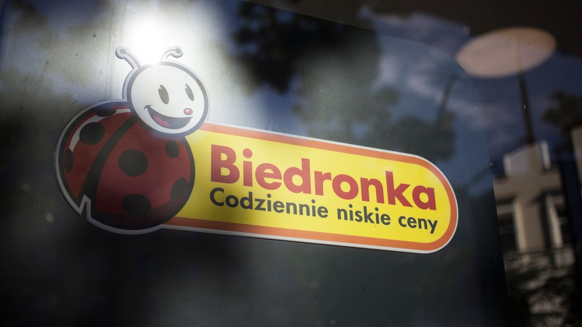 Biedronka nie rozdaje kart podarunkowych na Facebooku, fot. Getty Images