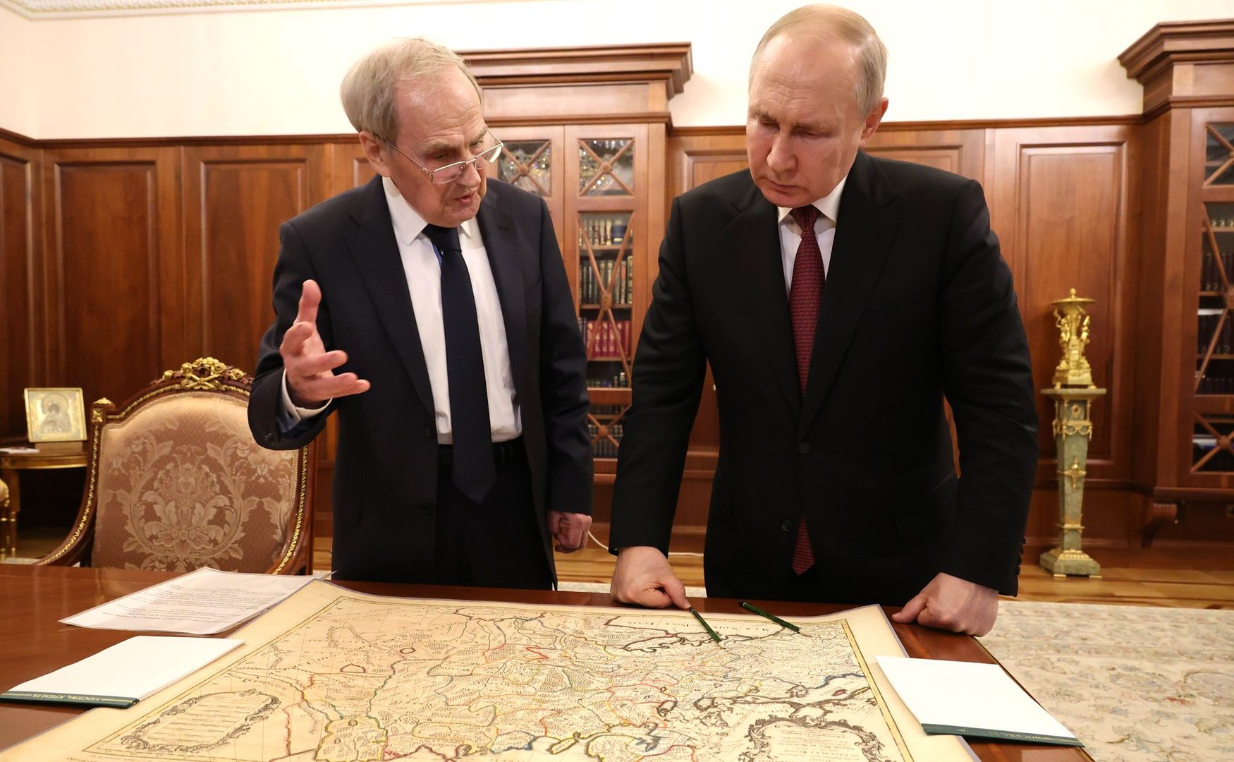 Rosja i Polska są, ale Ukrainy nie ma. Putin ośmieszył się przy mapie świata