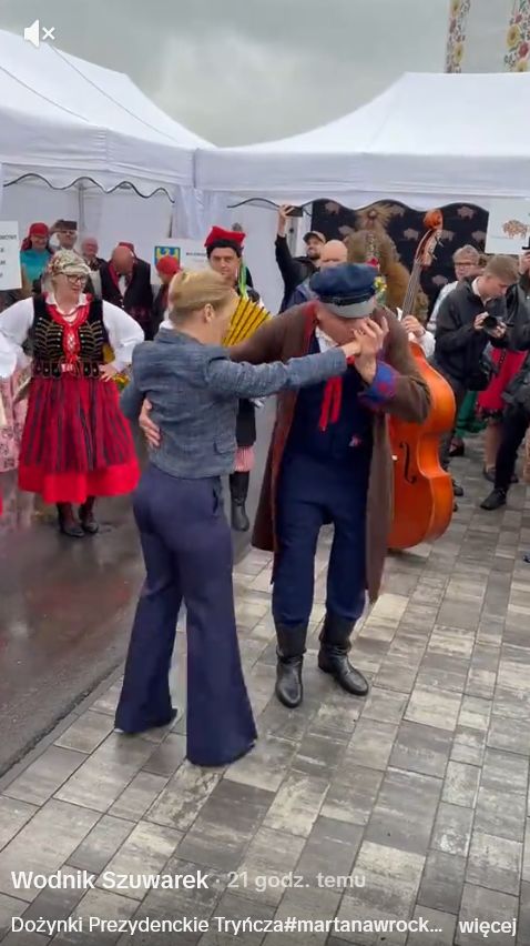 Marta Nawrocka tańczy na dożynkach