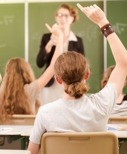 Skandaliczne słowa nauczycielki. Zbyt krótkie spódnice na egzaminie mogą dekoncentrować chłopców