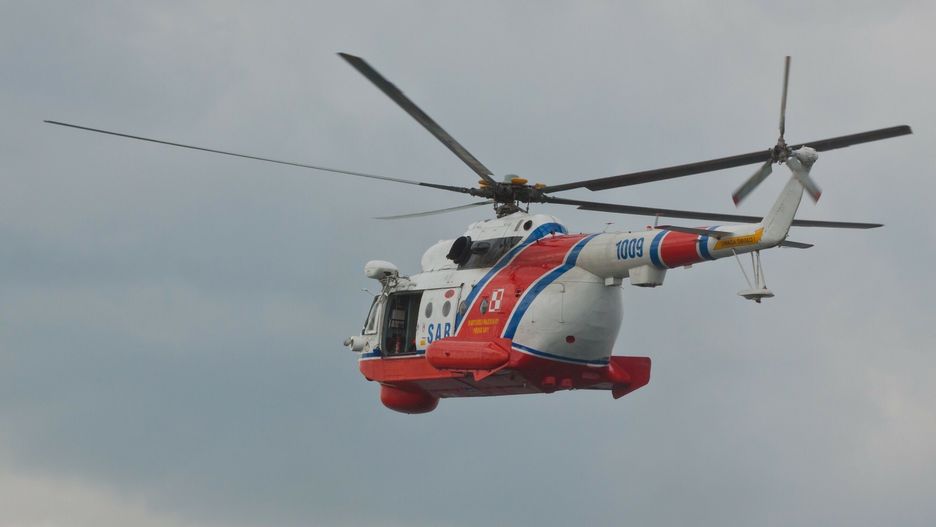 reporter7_baza
21.05.2013 Kolobrzeg, Cwiczenia ratownicze przy udziale SAR, WOPR, strazy granicznej i smiglowca ratowniczego N/z akcja podejmowania pozorantow rozbitkow z wody
Michal Swiderski