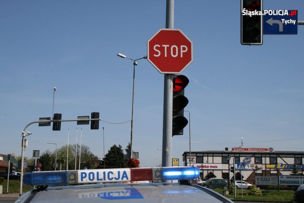 Tychy. Przechodził przez ulicę na czerwonym świetle, trafił do aresztu