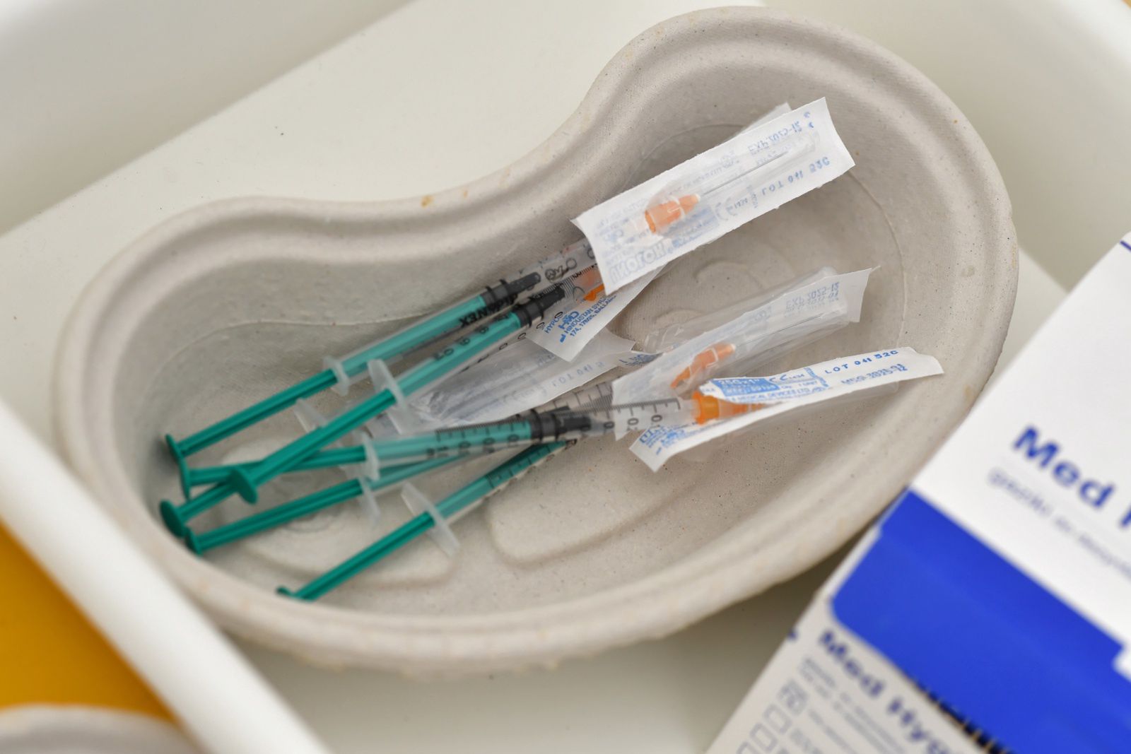 Pani Beacie podano w ramach pierwszej dawki AstraZenecę, a drugiej – Pfizera