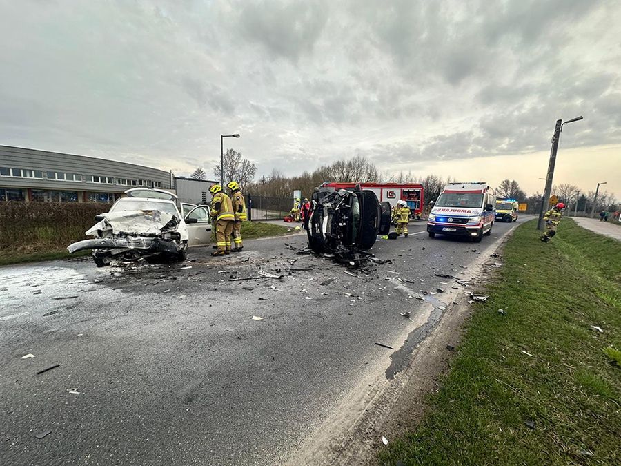 Poważny wypadek pod Sochaczewem. W akcji śmigłowiec LPR