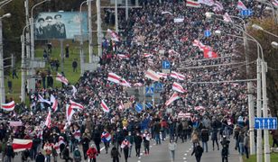 Białoruś. Mińsk. Ponad 30 tys. osób protestuje