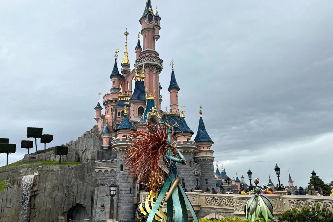 Szok we Francji. 9-latka jako fałszywa panna młoda w Disneylandzie