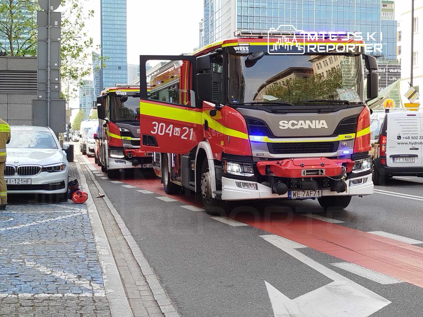 Pożar w wieżowcu w centrum Warszawy. Z lokalu ewakuowała się jedna osoba z papugą