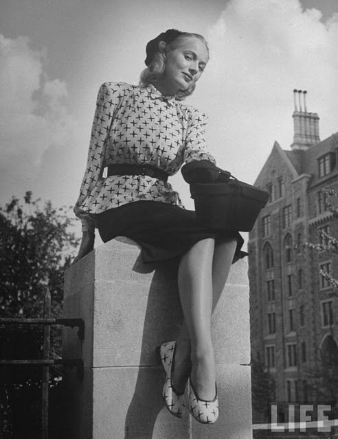 W latach 40. XX wieku panowała moda na dopasowanie butów i spódnic. Wszystko to znalazło się w magazynie LIFE 5