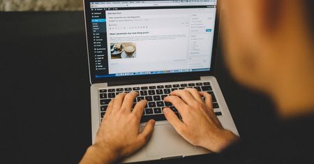 W nowych MacBookach trzeszczą głośniki – irytujący problem wciąż czeka na rozwiązanie