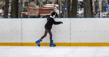 Kraków: Lodowisko NCK prawie gotowe! W dniu otwarcia jeździmy za darmo