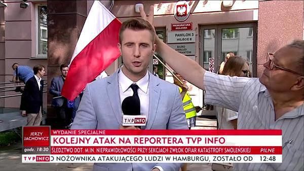 Miłosz Kłeczek od kilku lat robi karierę w TVP Info