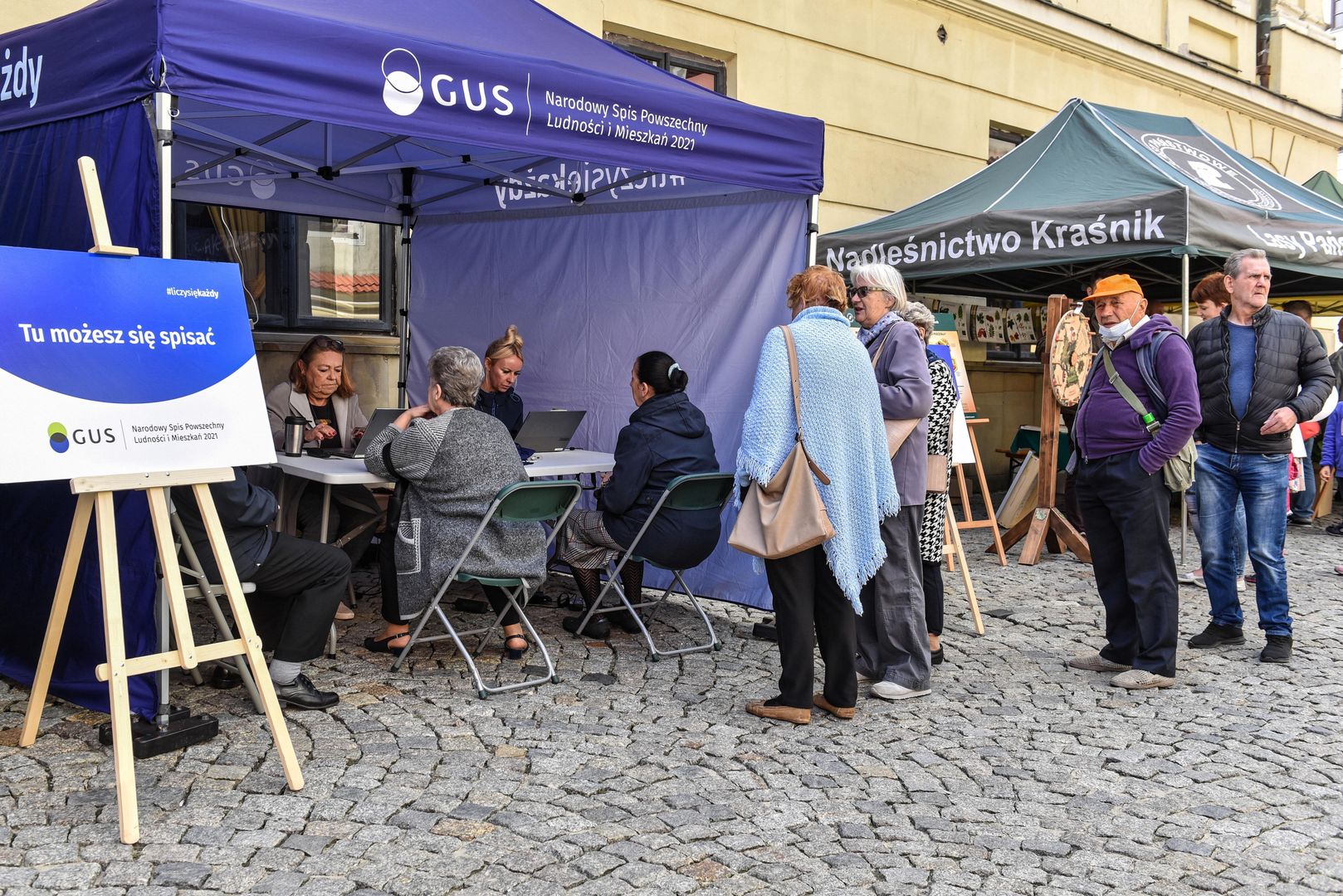 mobilny punkt spisowyWojtek Jargi�oGUS, mieszka�cy, mobilny, Narodowy Spis Powszechny, petenci, powszechny, punkt, spis, spisowy, statystyki, urz�d statystyczny