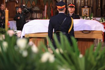 "Nie potrafimy znaleźć słów". Przyjaciele żegnają posła Litewkę