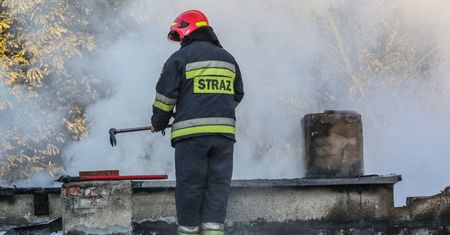 Łódzkie. Tragiczny pożar domu. Ustalają tożsamość