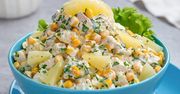 Sałatka imprezowa z kukurydzą i kurczakiem. Kiedy wjeżdża na stół, znika jako pierwsza