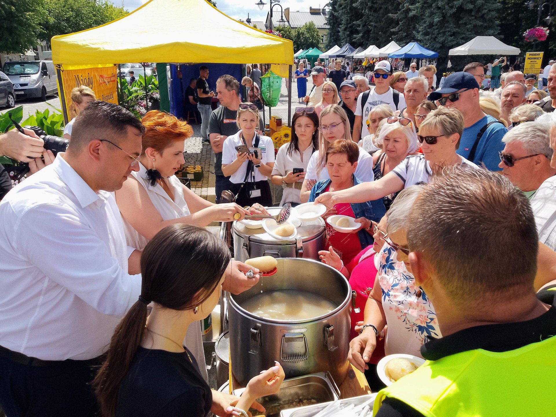 W Augustowie trwają dwudniowe targi &#34;Polska smakuje&#34;