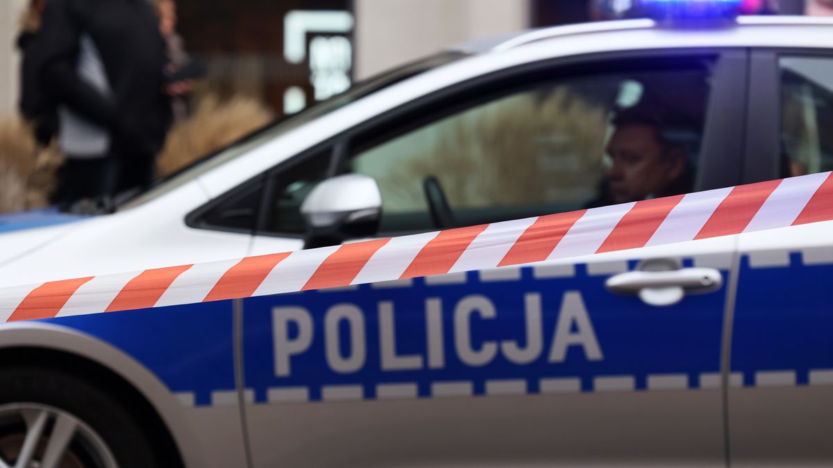 DAREK11
policyjna, niebieska, napis, policja, polska, zakaz, ogrodzeniowa, zgon, selekcja, symbol, ogrodzenie, miejsce zbrodni, ucieczka, zabójstwa, zgonu, trup, zabity, niebiesko, oznaczenie, poszukiwany, zatrzymanie, ilustracja, akcja, operacja, krajowa, policjant, wykroczenie, incydent, radiowóz, wypadek