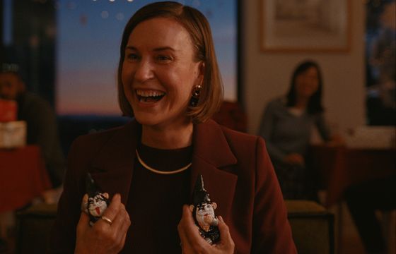 Facebook z kampanią "Secret Santa". Reklamuje zakupy