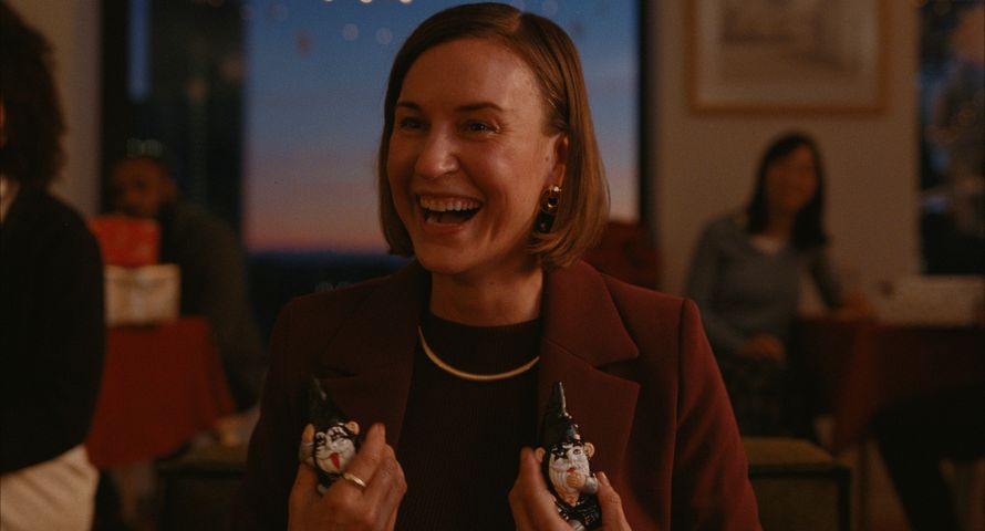 Facebook z kampanią "Secret Santa". Reklamuje zakupy