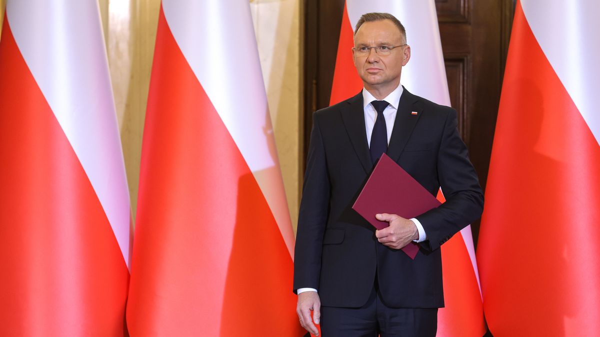 Andrzej Duda, Paulina Hennig-Kloska
Warszawa, 19.06.2024. Prezydent RP Andrzej Duda na powo�aniu ministr�w w sk�ad Rady Dialogu Spo�ecznego, 19 bm. w Pa�acu Prezydenckim w Warszawie. (aldg) PAP/Rafa� Guz
Rafa� Guz
cz�onkowie, nowi, pa�ac prezydencki, polityk, polityka, powo�ania, powo�anie, prezydent, rada dialogu spo�ecznego, rds, sk�ad, wr�czenie