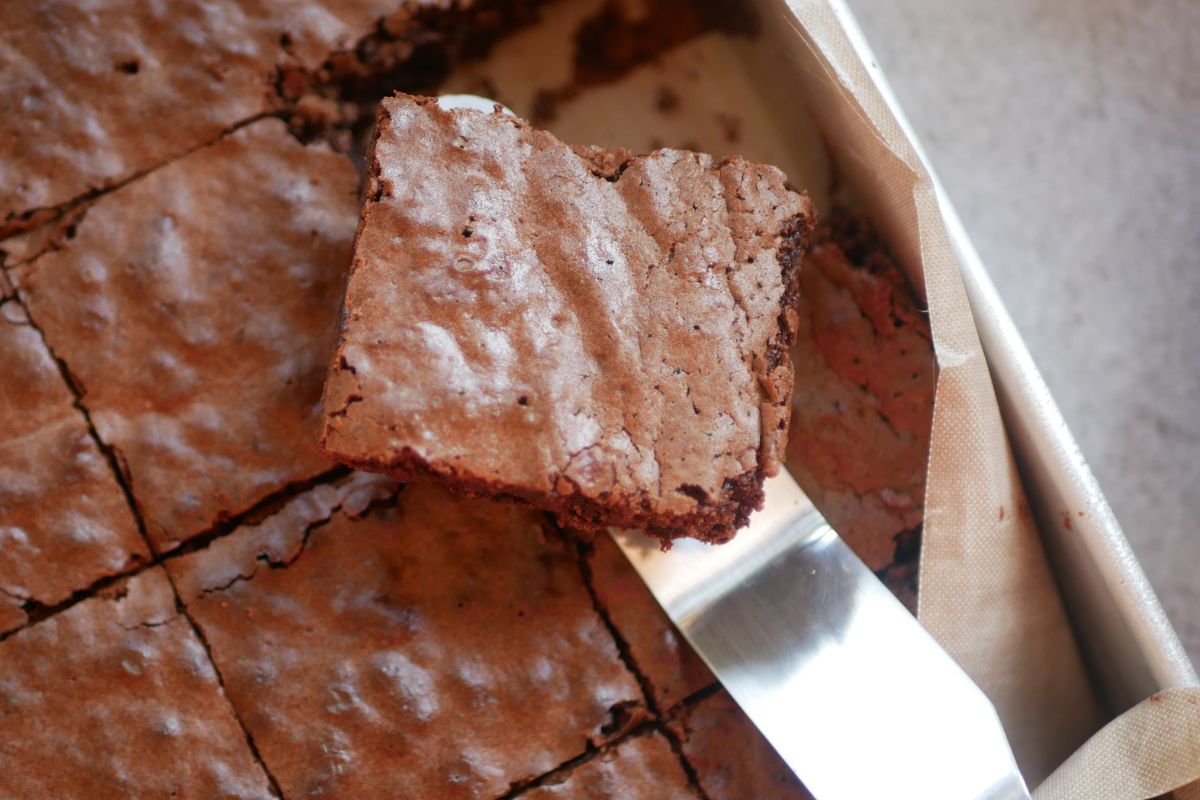 Zucchini brownies. Guests will be delighted.