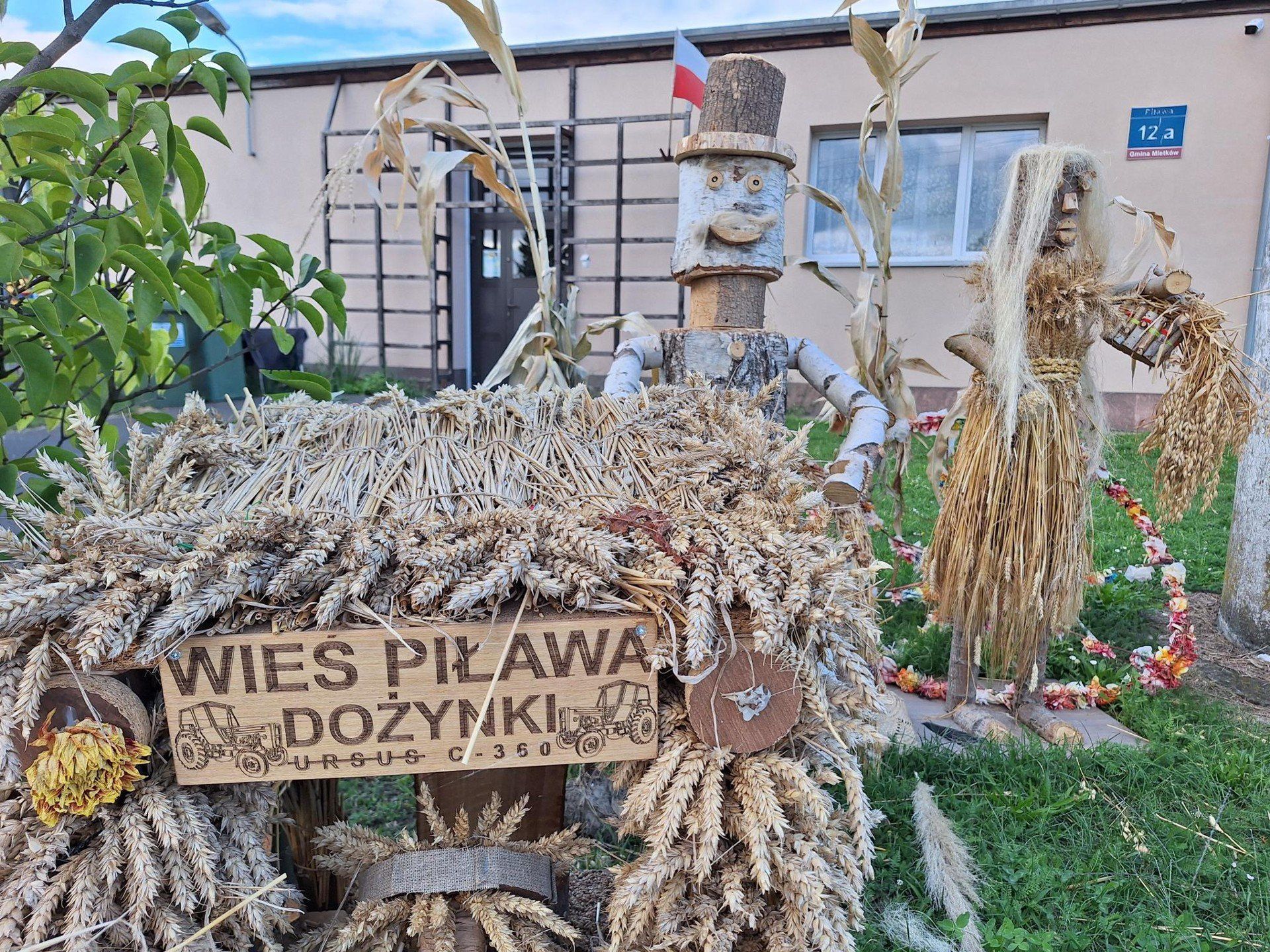 Witacze dożynkowe w gminie Mietków.