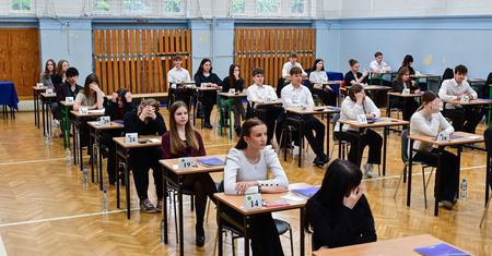 Matura 2026. Maturzyści zmagają się z matematyką