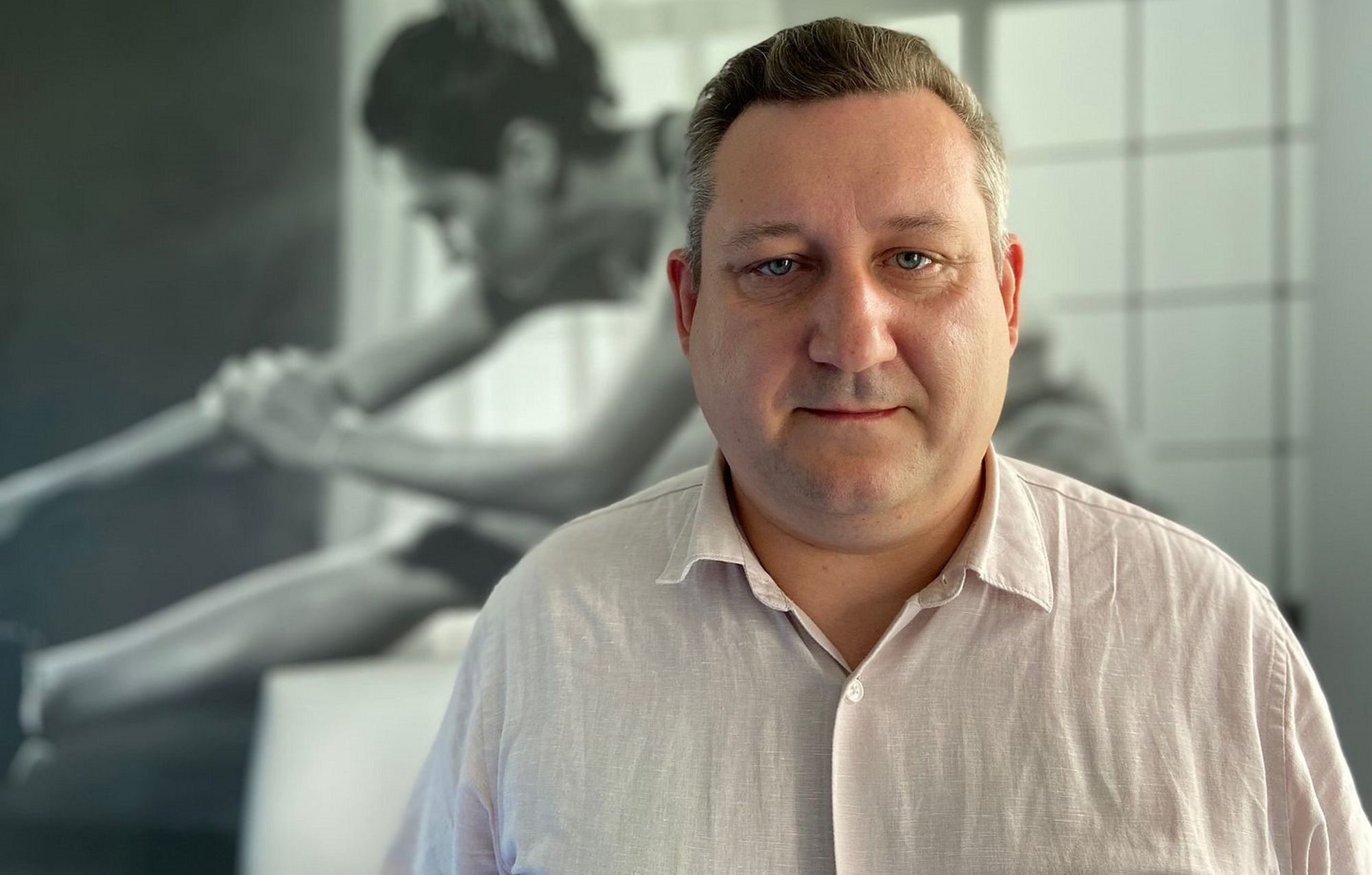 Rehabilitacja po COVID-19. Marcin Trębowicz z Uzdrowiska Nałęczów uważa, że powikłania mogą dotyczyć miliona Polaków. Pomoc im to zadanie na lata