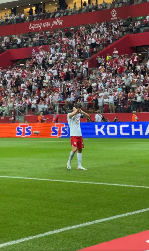 Nietypowy gest Lewandowskiego podczas meczu z Wyspami Owczymi