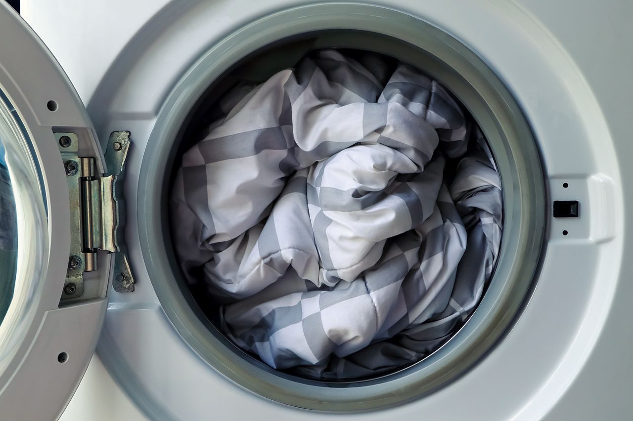 Keep your duvet fresh and mite-free: Expert washing tips