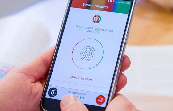 Zysk mBanku poniżej oczekiwań. Więcej na marketing i IT, 1,5 mln klientów korzysta z Blika