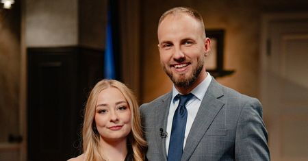 Julia bawiła się na ślubie innej uczestniczki "Rolnika". Miała wtedy 17 lat