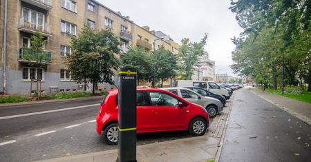 Warszawa. Pierwsze parkomaty stanęły w nowych strefach