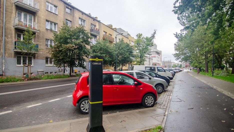 Warszawa. Strefa płatnego parkowania rozszerzy się o część Woli i Pragi
