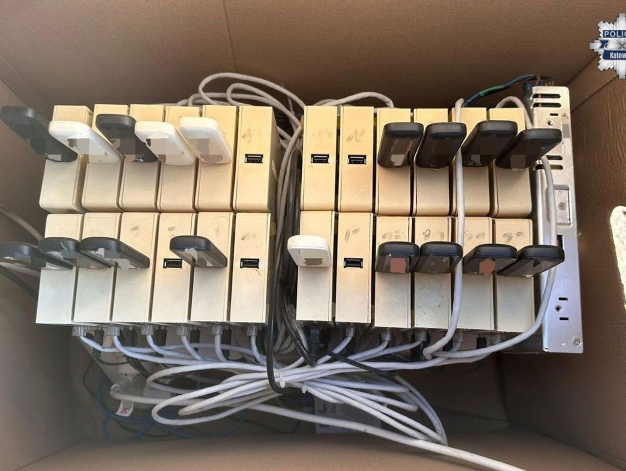Katowice: Przejmował konta w social mediach i oszukiwał ludzi