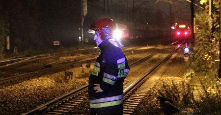 Wykoleił się pociąg osobowy w Krakowie. Ewakuacja pasażerów