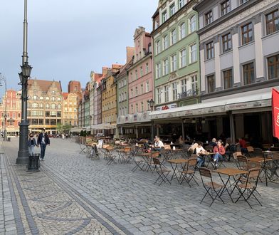 Odmrażanie gospodarki. Wrocław ma pomysł na ożywienie Rynku. Pomoc dla lokalnych restauratorów