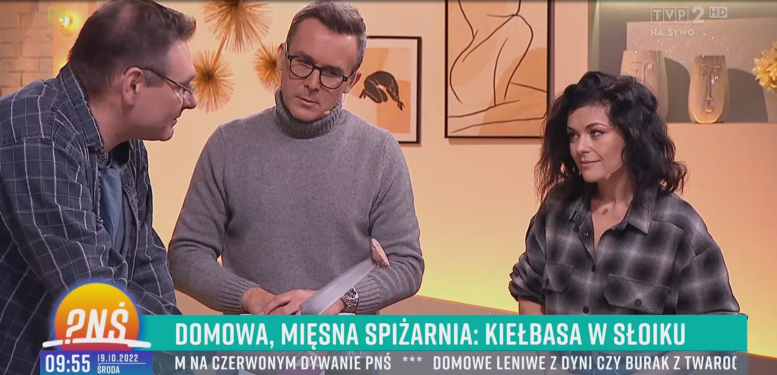 Katarzyna Cichopek i Maciej Kurzajewski zadebiutowali jako para w "Pytaniu na śniadanie". Co zdradziły ich gesty?