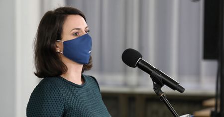 Rząd chce regulować Facebooka? Opozycja grzmi: "to cenzura internetu"