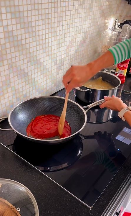 Prosty sos pomidorowy Małgorzaty Rozenek - Pyszności