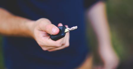 Najtańsze nowe auta w Polsce. Z kwotą 40 tys. zł możesz śmiało iść do salonu