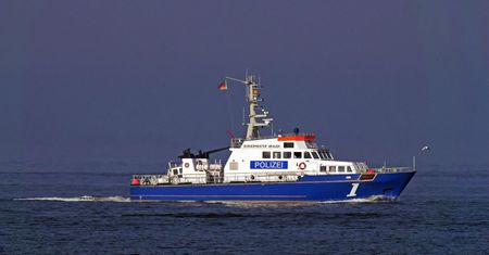 Nocna akcja w Niemczech. Wypłynęły pontonem. Szukało ich 40 ratowników